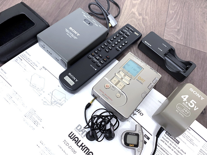 □SONY TCD-D100 RM-D100K DATウォークマン 付属品多数 ポータブルDAT