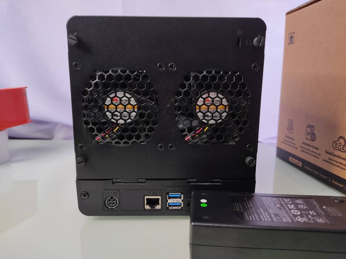 ハードディスク Synology DS418J diskstation HD無し 中古 4ベイ NAS