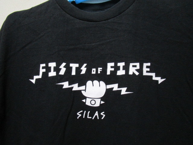 SILAS　FISTS OF FIRE 半袖Ｔシャツ・Ｌ・黒／ブラック（サイラスプリントＴシャツストリート系ブランドビンテージ）_画像2