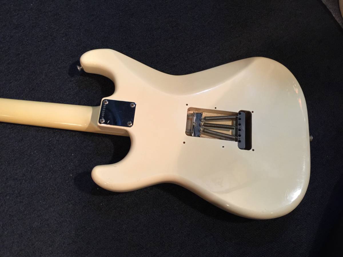 No.115222 富士弦楽器製造1985年-1986年 F/J Squier SST WHT マッチングヘッド！very good MADE IN JAPAN　メンテナンス済み_画像9