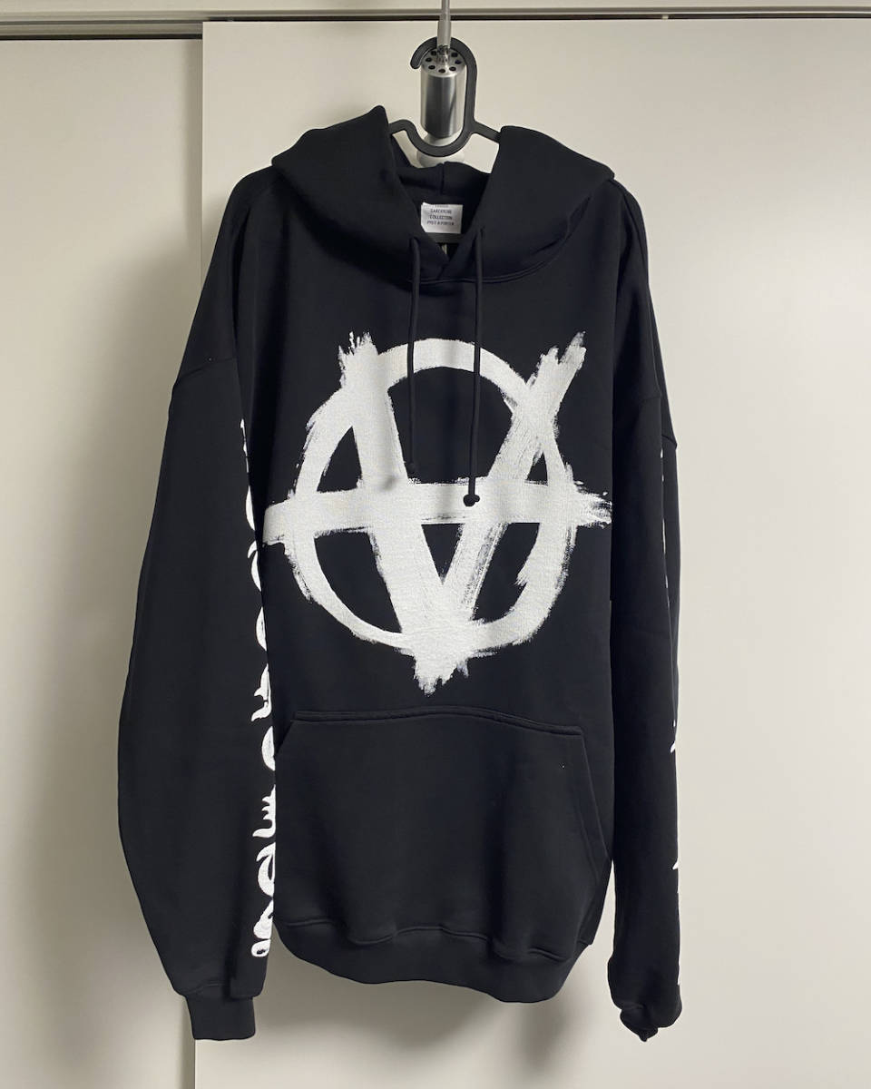 新品正規品 VETEMENTS 20SS Anarchyパーカー Mヴェトモン