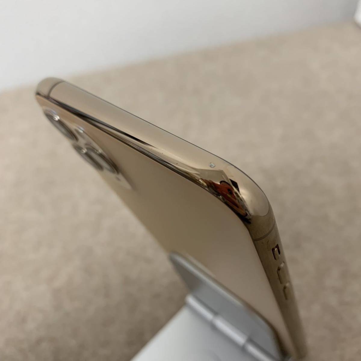 iPhone11 Pro Max 64GB SIMロック解除済 gold 71-
