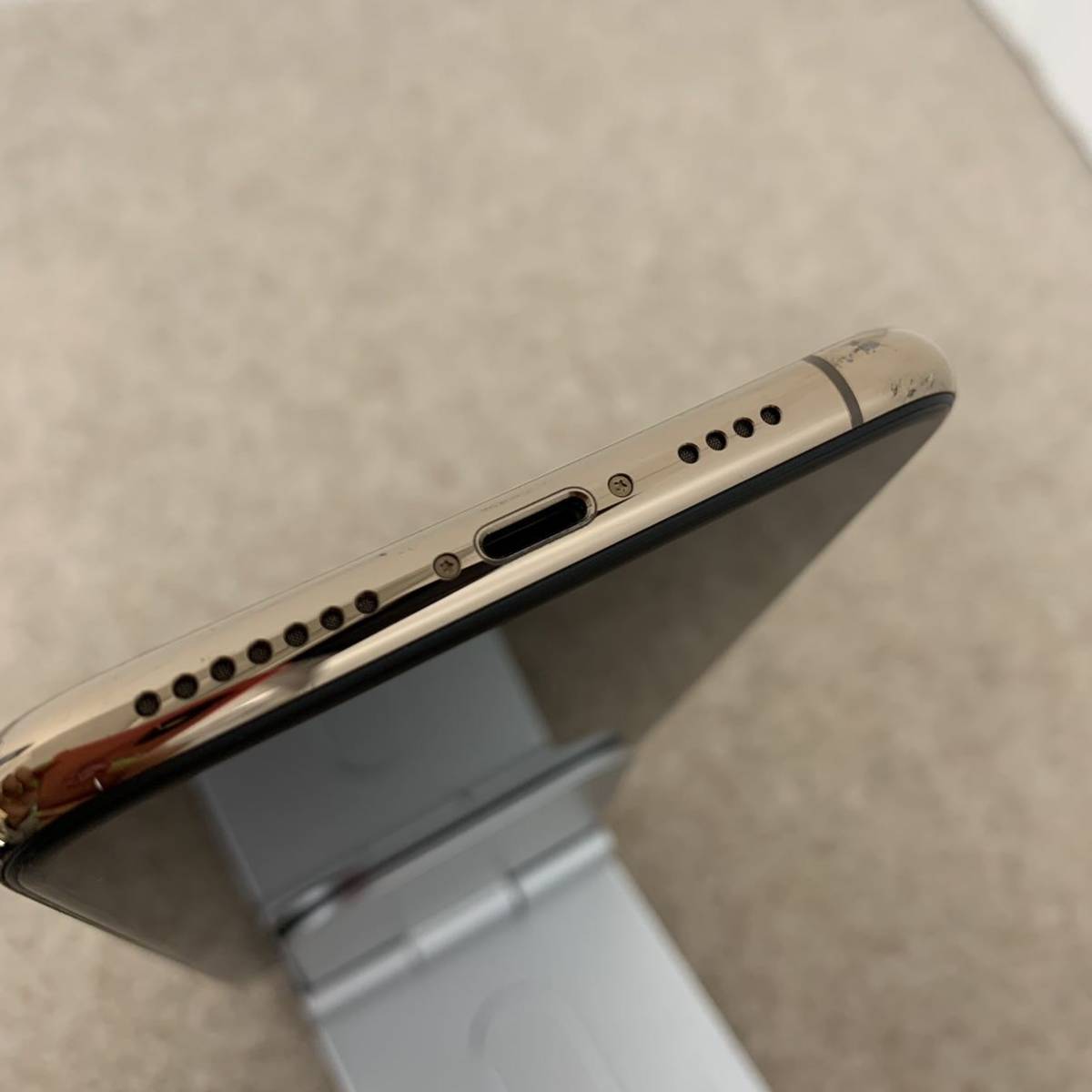 iPhone11 Pro Max 64GB SIMロック解除済 gold 71-