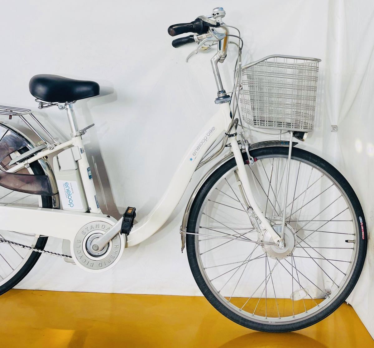 サンヨー SANYO[電動アシスト自転車（26型） ホワイト 電動ハイブリッド自転車 eneloop bike（エネループバイク）] 中古車_画像2