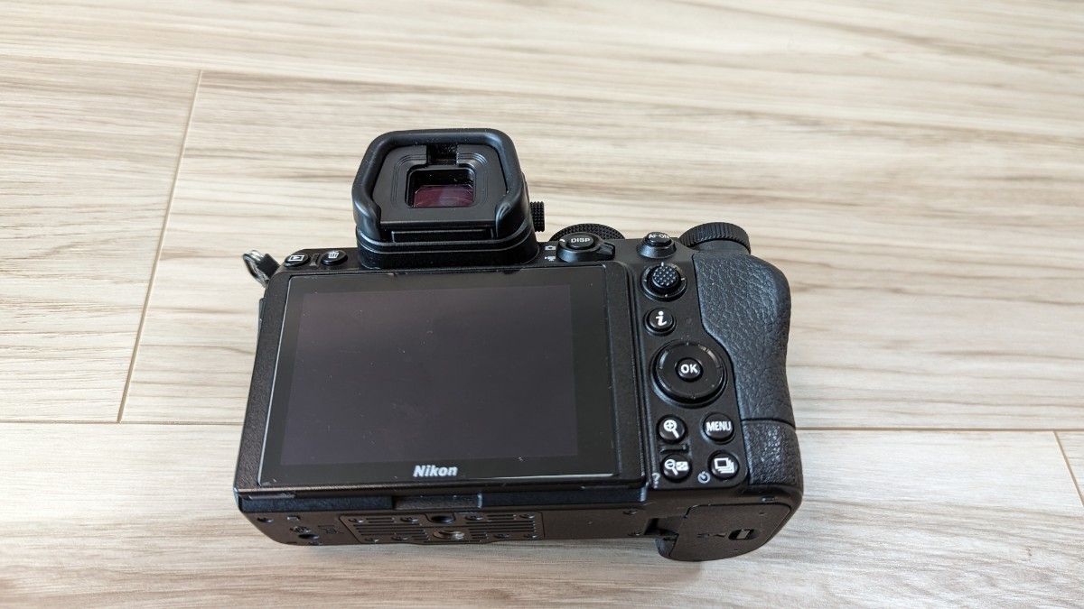 Nikon Z5 ニコン ホディ おまけ付きsmallrigとlexar sdカード