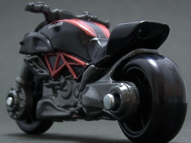 ★★★日曜夜★未開封新品★DUCATI DIAVEL★HOT WHEELS_画像2