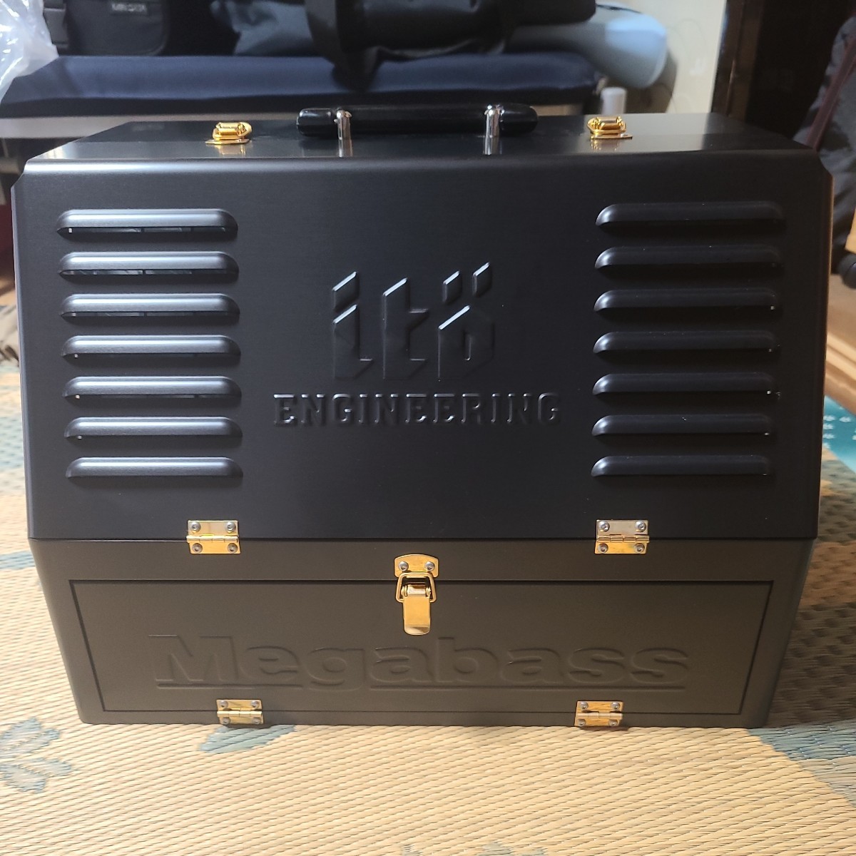 メガバス アサイラム Megabass ito ENGINEERINGアルミタックルボックス