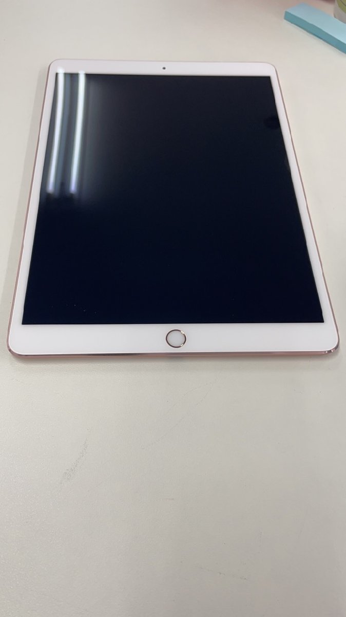 中古美品・全体状態良好・ドット抜けだけあり】Apple iPad Pro 10.5
