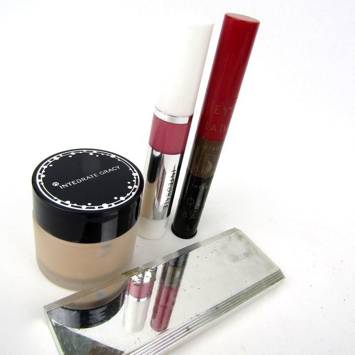  Shiseido lipstick / foundation etc. Integrate unused have 4 point set together somewhat dirt have lady's SHISEIDO