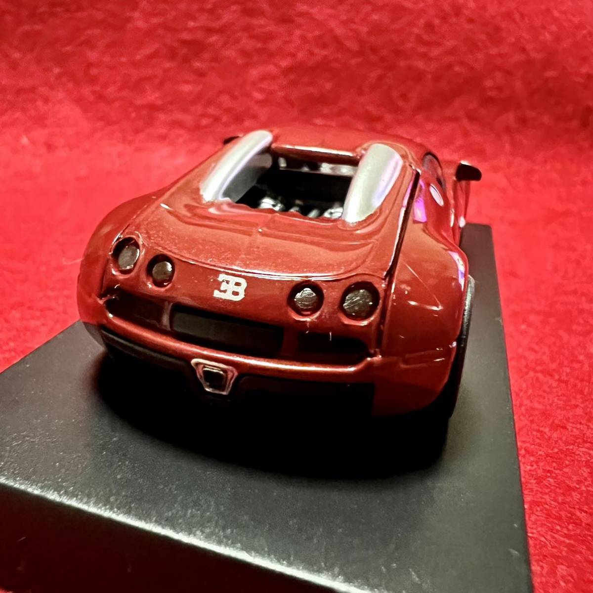 台湾セブンイレブン1/64 BUGATTI Veyron 16.4 Red ブガッティ ベィロン 16.4_画像4