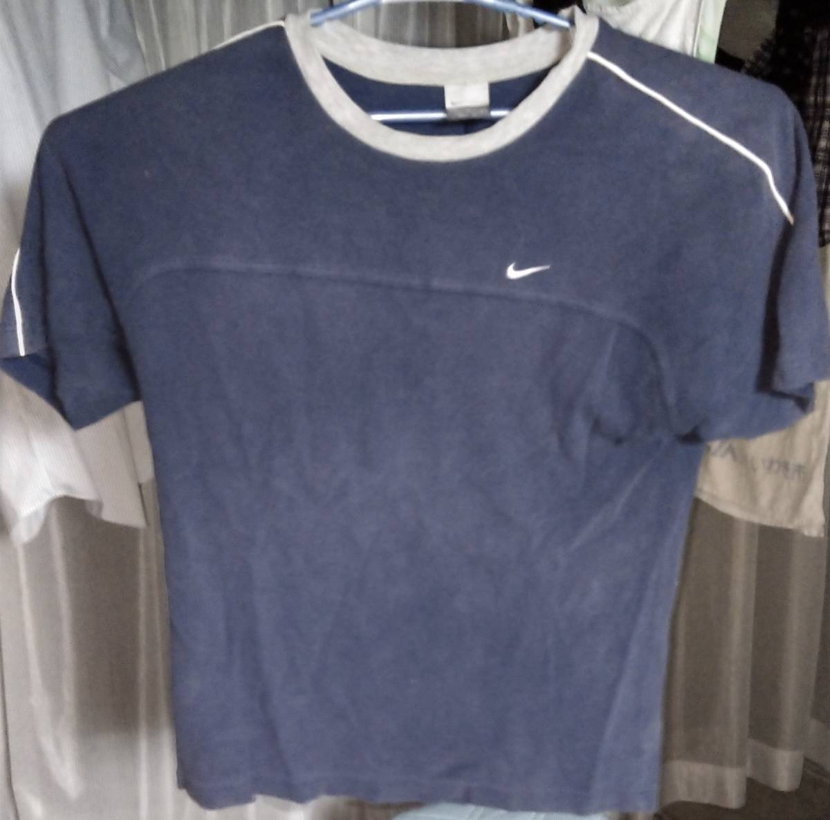 NIKE　ナイキ 半袖　洋服　紺色　Tシャツ　厚手　おしゃれ　カッコイイ　服　トレーニングウェア　　n378_画像1