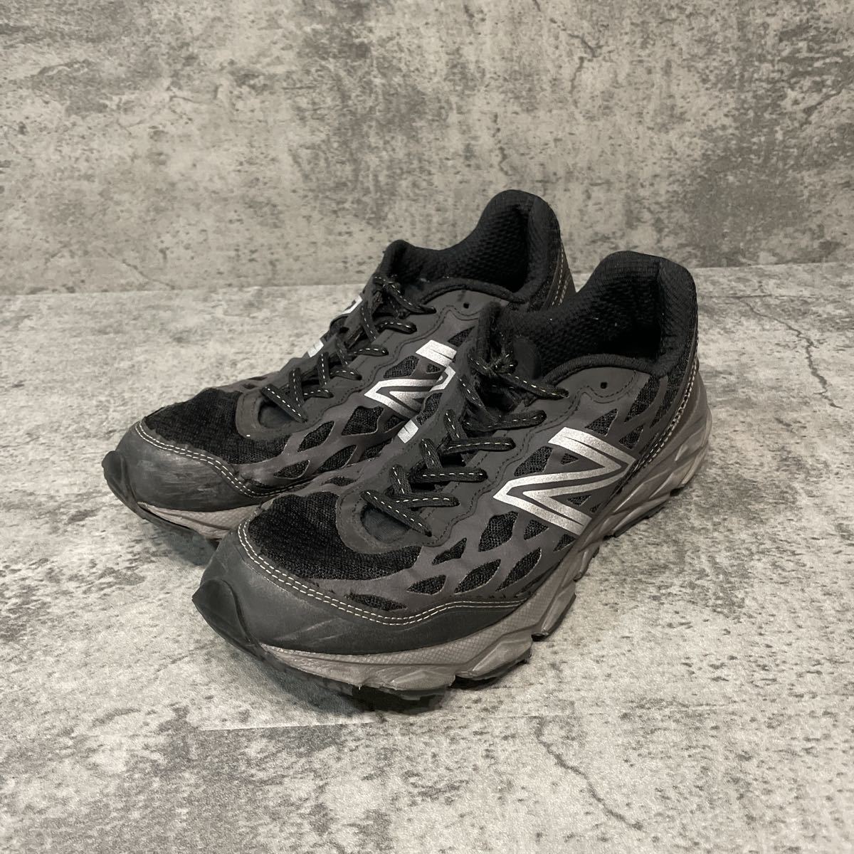 贅沢品 USA製 ミリタリートレーナー USA IN MADE M950V2 M950B2S 950 ニューバランス ビブラムソール 10.5D ブラック 28.5cm 贅沢品 USA製 ミリタリートレーナー USA IN MADE M950V2 M950B2S 950 ニューバランス ビブラムソール 10.5D ブラック 28.5cm
