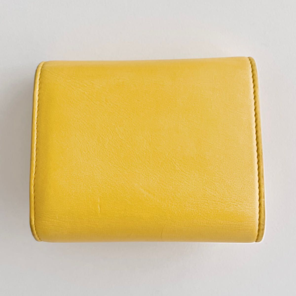 美品 セリーヌ CELINE トリオンフ 三つ折り財布 イエロー 金運 美品 セリーヌ CELINE トリオンフ 三つ折り財布 イエロー 金運