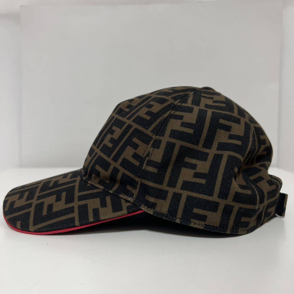 FENDI フェンディ FXQ768 ベースボールキャップ ズッカ柄 ブラウン