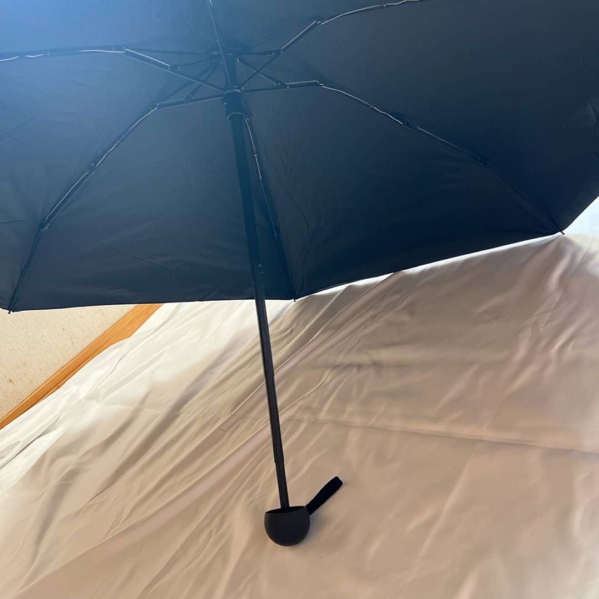 新作多数 折りたたみ傘 日傘 ポーチ付き ベージュ色 UVカット99％ 100