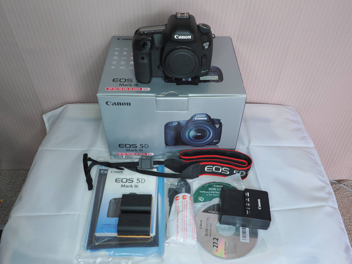 極上美品 Canon EOS 5D Mark III ボディ+ バッテリーグリップ BG-E11