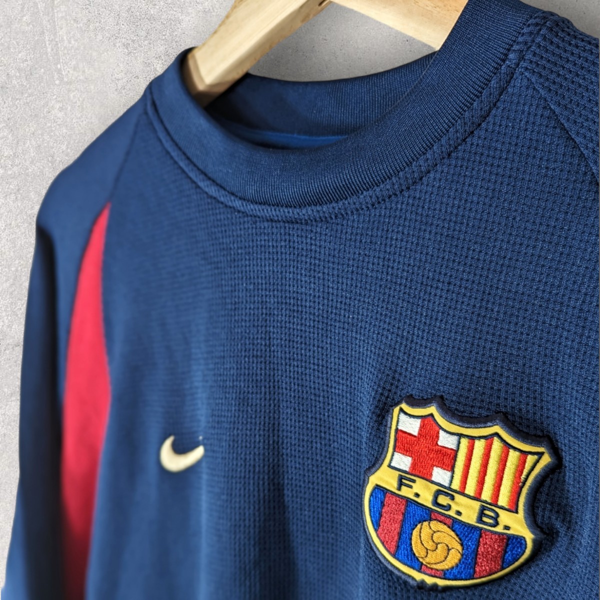 NIKE ナイキ FCバルセロナ 長袖ワッフル スウェット NIKE ナイキ FCバルセロナ 長袖ワッフル スウェット