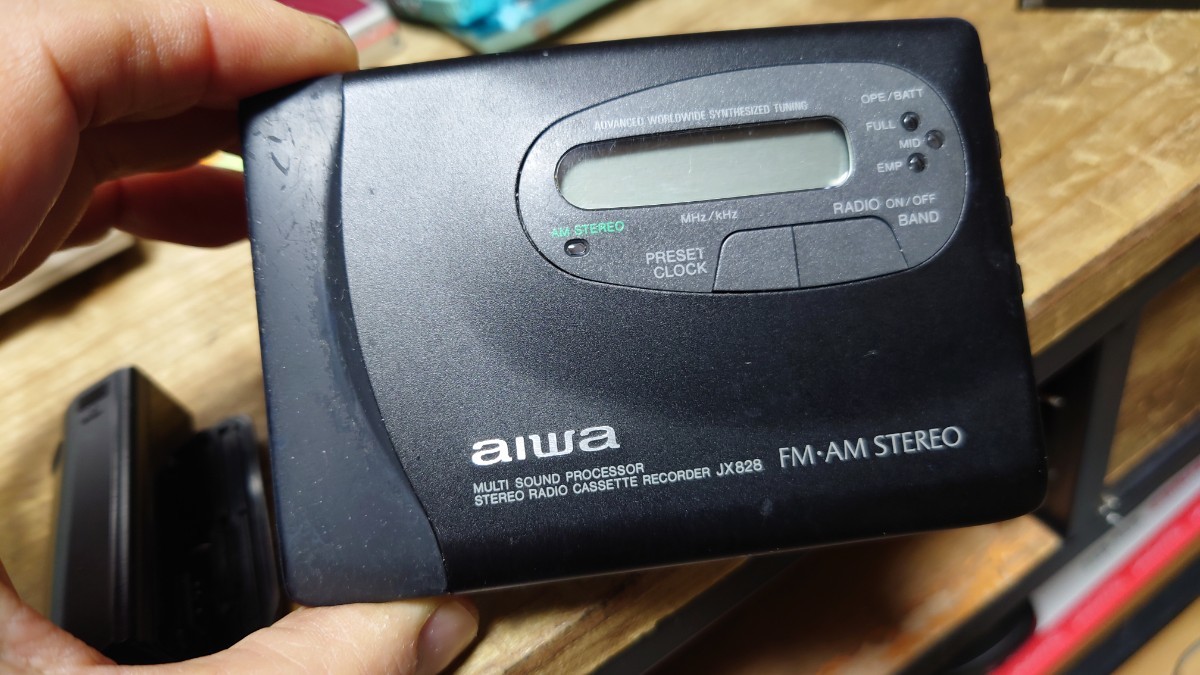  aiwa/アイワ ポータブルカセットプレーヤー HS-JX828 ジャンク_画像2