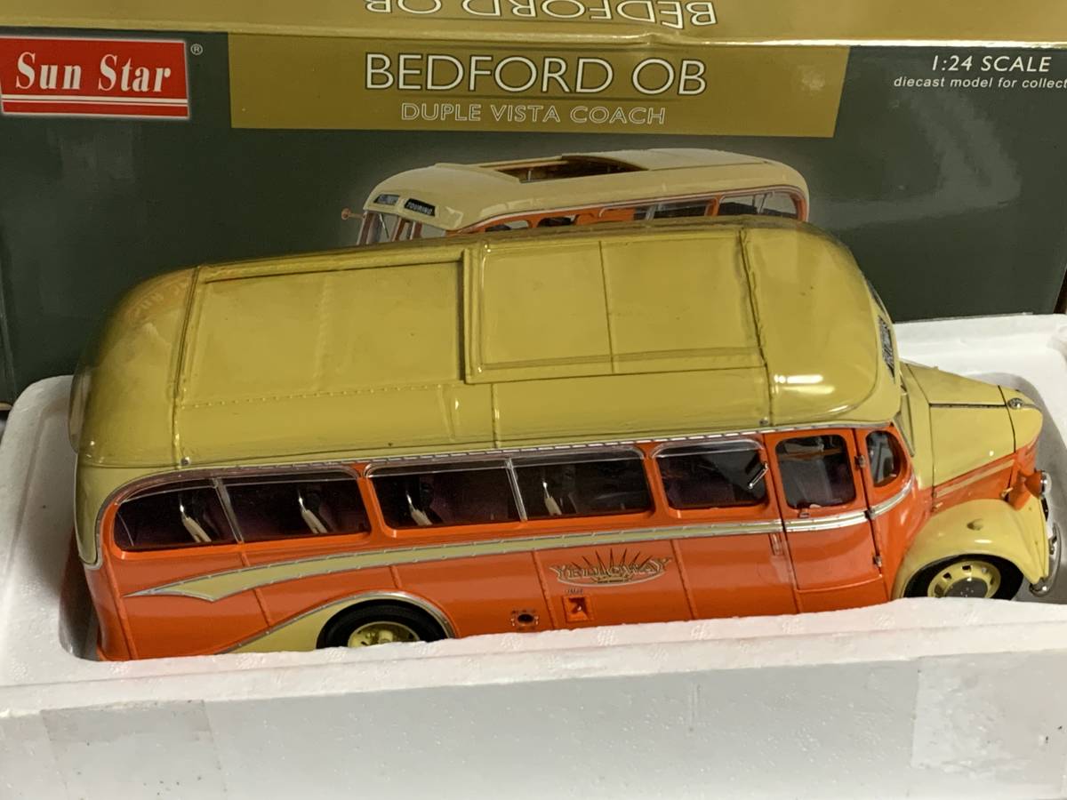  Sunstar made 1/24 1947 bed Ford bus : yellow +.USED a little defect 