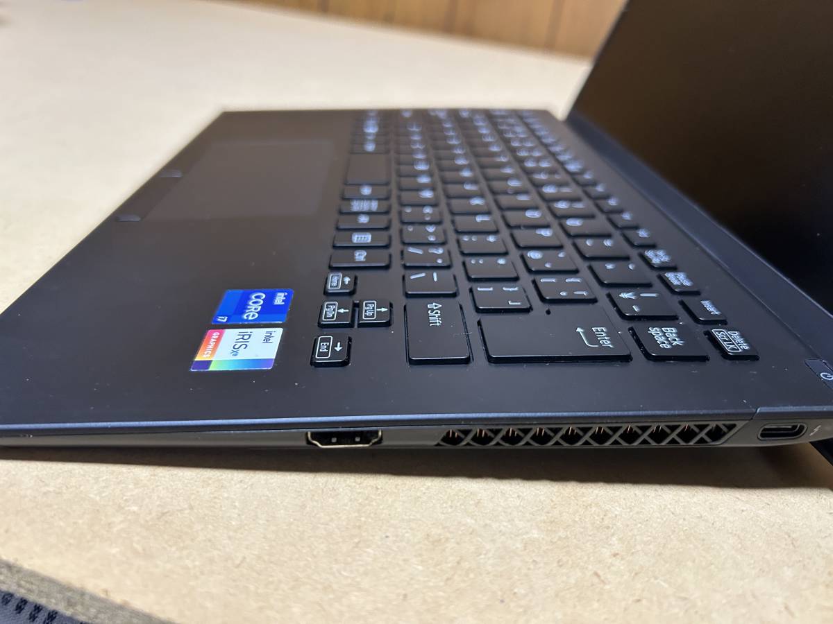 VAIO Z 2021年モデル VJZ141C11N (Core i7、16GB mem、512GB SSD、4k