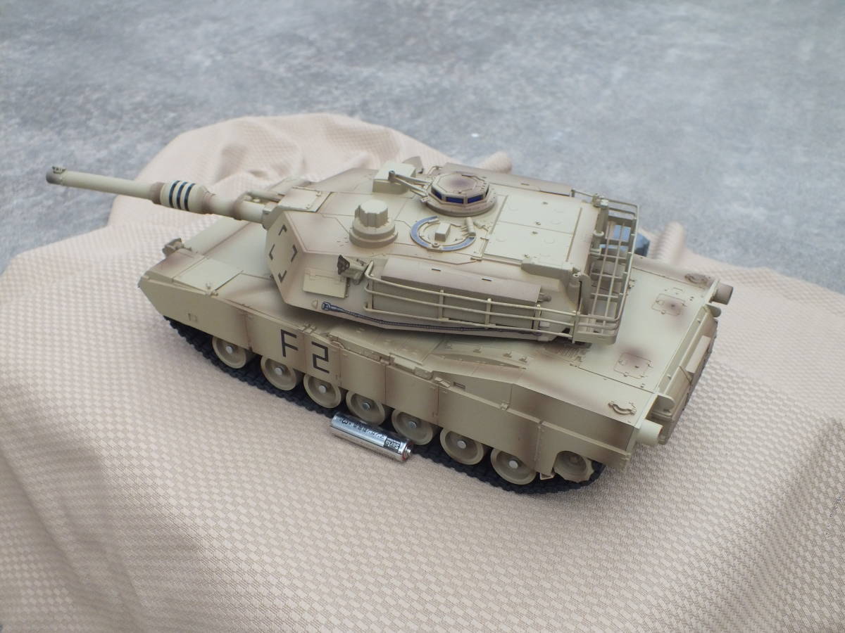 C C P 1/24スケール ラジコン 米軍 主力戦車 M1A1 エイブラムス 新品同様 作動確認済 作動電池付属 現車はウクライナの地で活躍か？の画像4