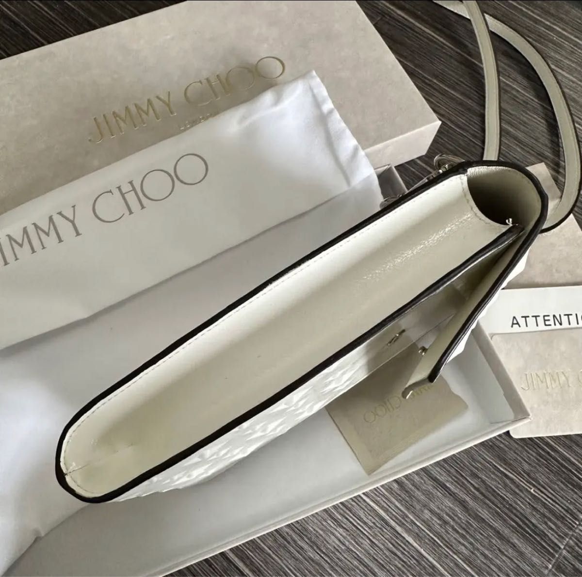 JIMMYCHOO ジミーチュウ 星 スタースタッズホワイトスマホショルダー