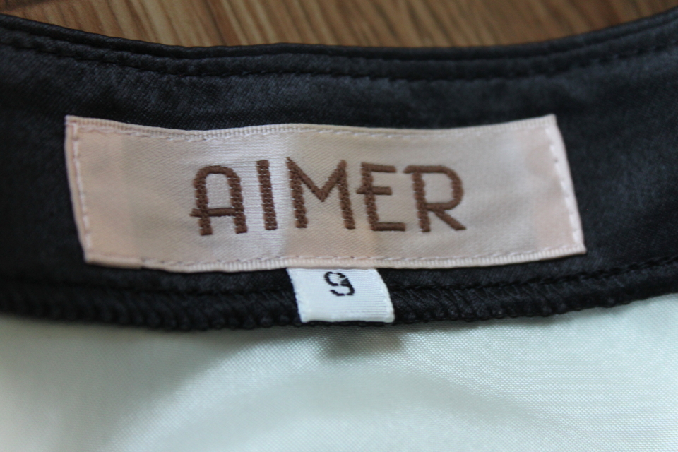 美品★送料無料★AIMER エメ★とっても素敵な定番ペチコート付ドレス★サイズ 9_画像2