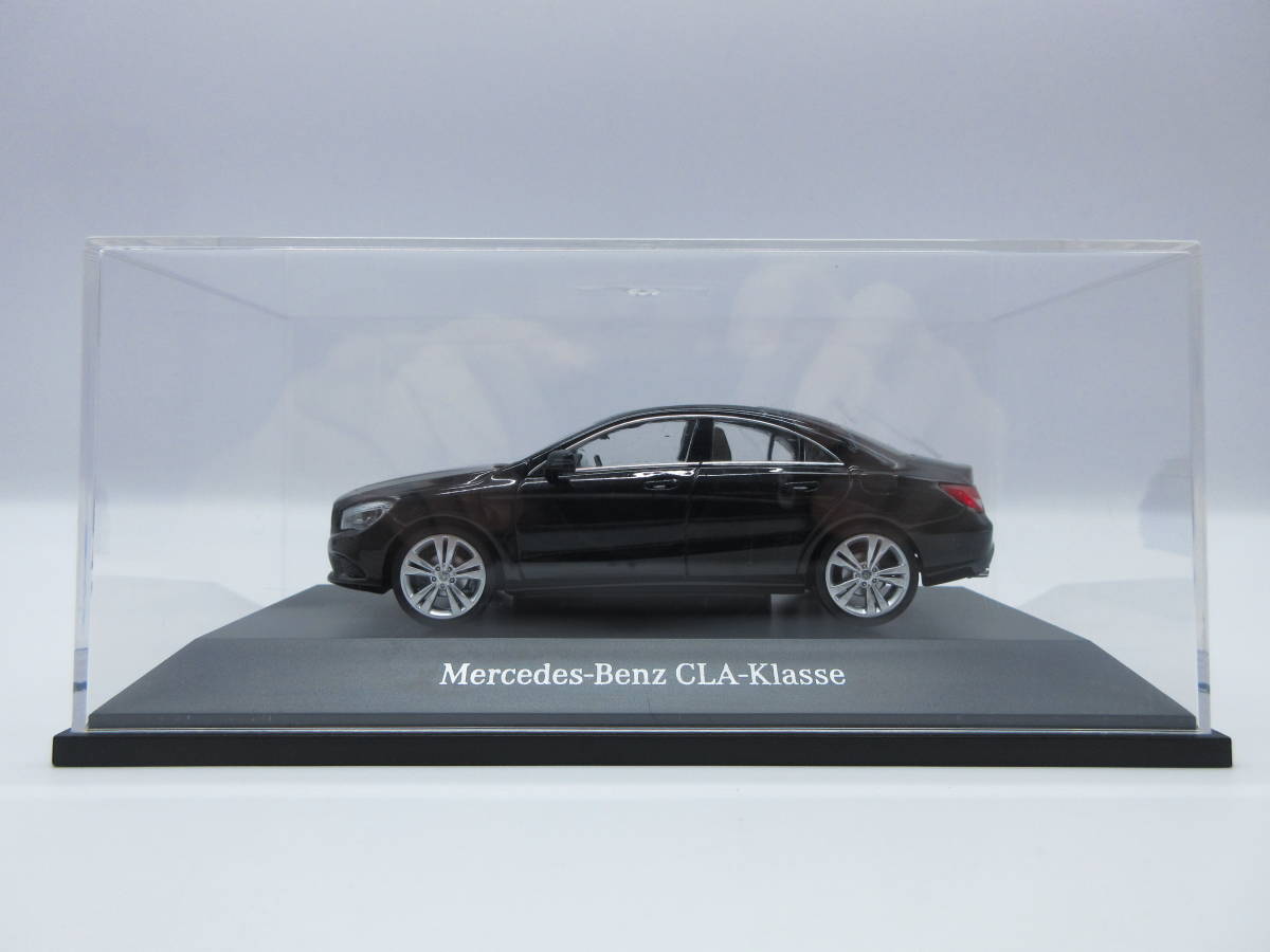 1/43 メルセデスベンツ 初代CLAクラス　Mercedes-Benz CLA-Klasse　ディーラー特注 ミニカー　ブラック