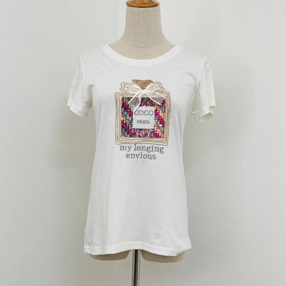 a00502 VITAMIN ビタミン Tシャツ 半袖 薄手 スパンコール リボン 刺繍 韓国製 ホワイト オフホワイト ガーリー 大人可愛い カジュアル_画像1