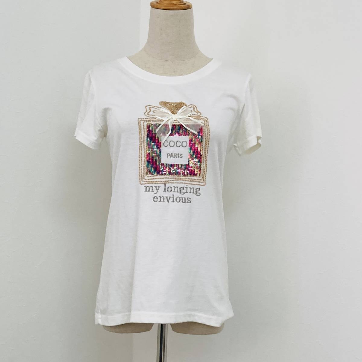 a00502 VITAMIN ビタミン Tシャツ 半袖 薄手 スパンコール リボン 刺繍 韓国製 ホワイト オフホワイト ガーリー 大人可愛い カジュアル_画像5