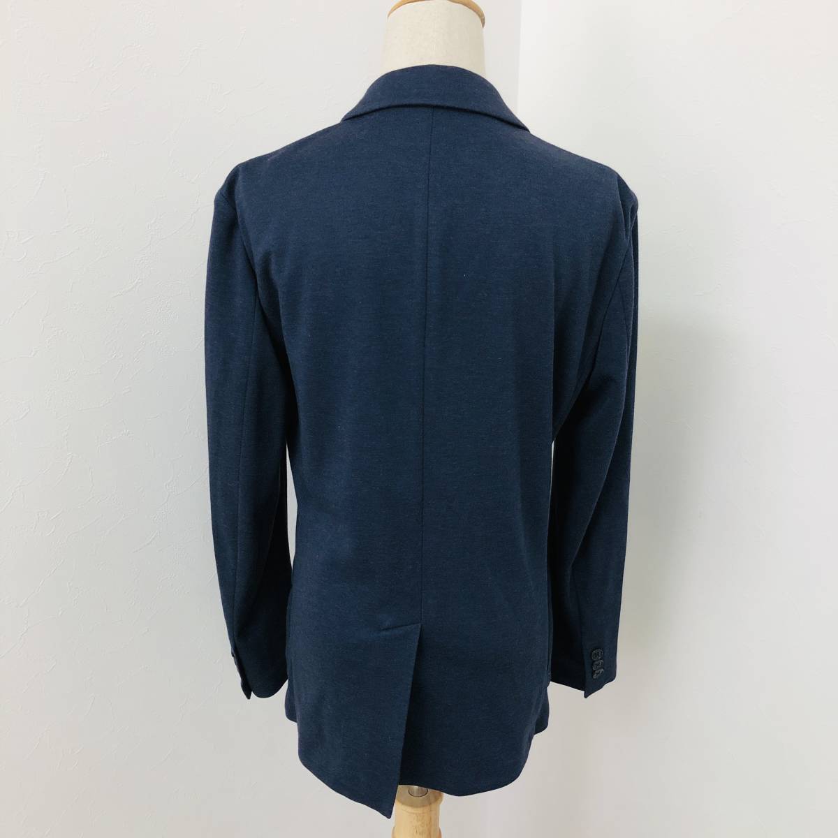 a00569 美品 UNIQLO ユニクロ ジャケット 薄手 綿混 スリムフィット シングル センターベント シンプル S ネイビー 紺 無地 メンズ 上質_画像3