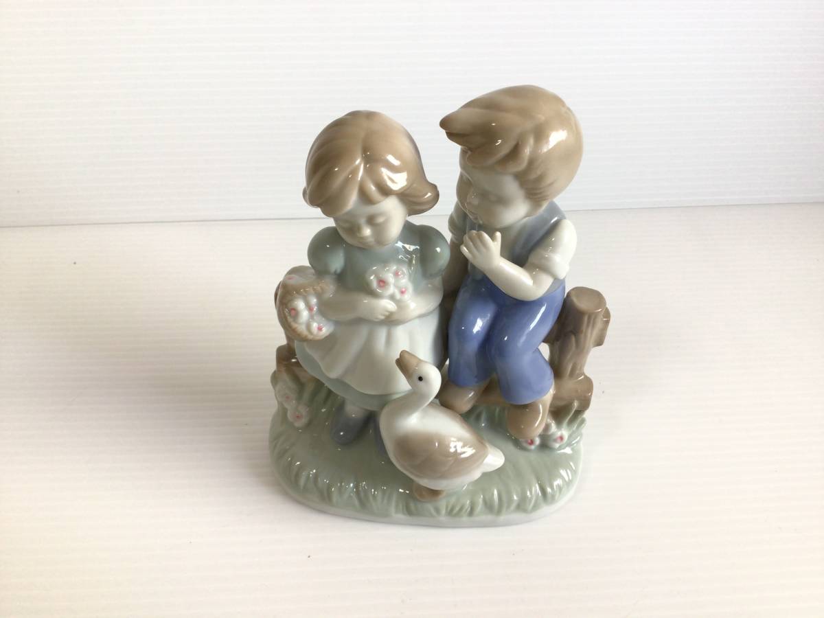 C969 Andersen ベルウッド/BELLWOOD 置物 コレクション オブジェ 陶器 男の子 女の子 アヒル 花かご 陶人形の画像2