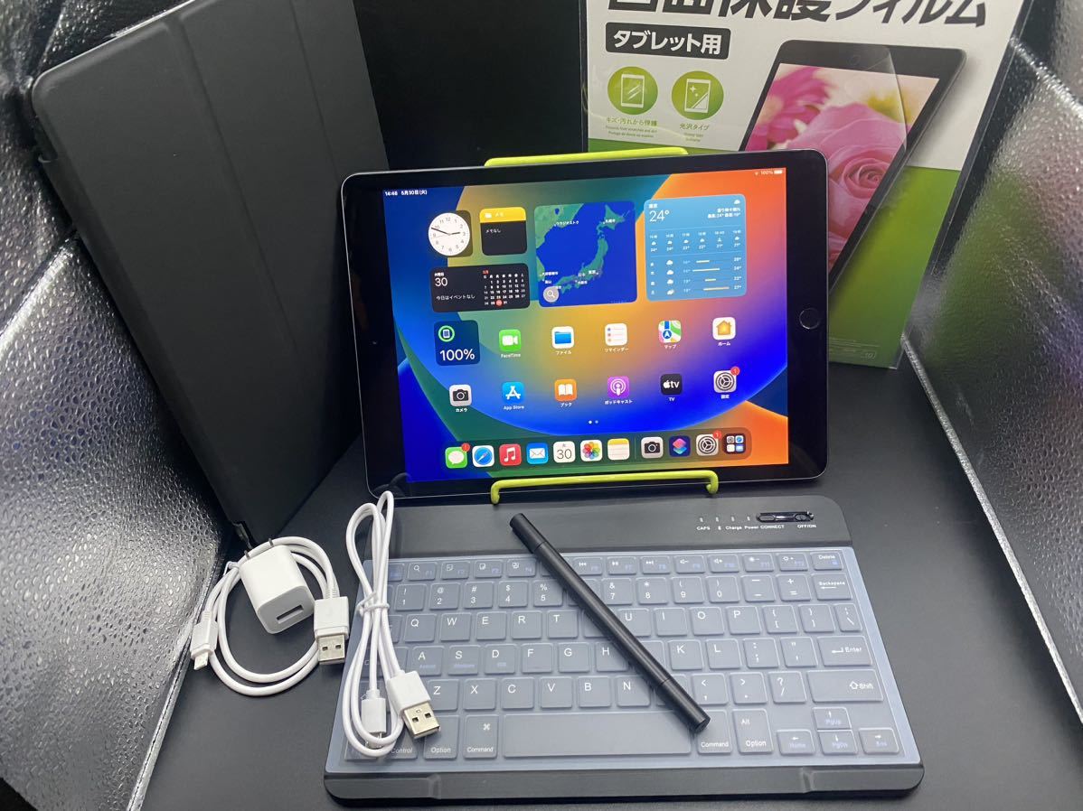 送無☆ipad 第7世代ペンシルキーボードケースケーブル充電器シート