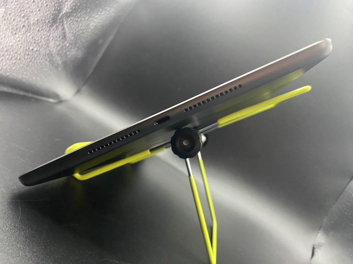 送無☆ipad 第7世代ペンシルキーボードケースケーブル充電器シート