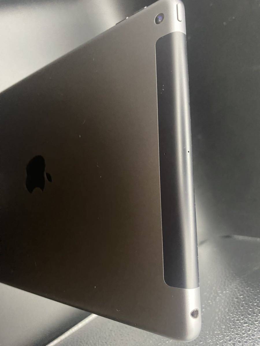 送無☆美品セルラーipad 第7世代キーボードケースケーブル充電器シート