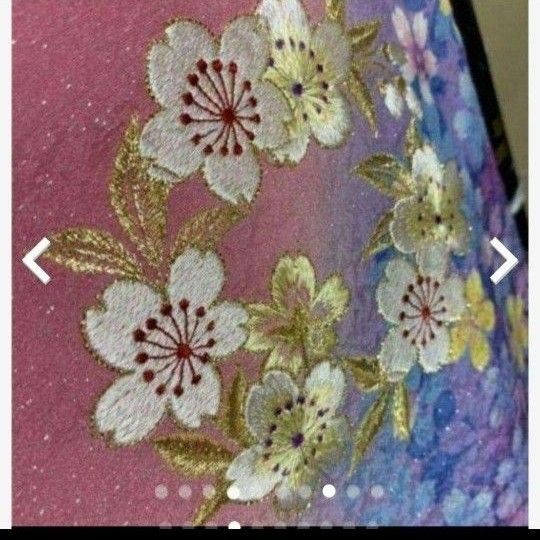 新品未使用*正絹振袖 地柄入り※ちりめん素材で上品な金刺繍小花が