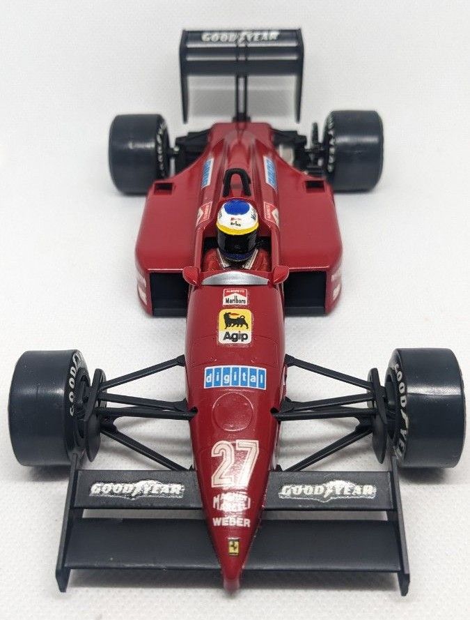 フェラーリ F1-87　1/24　塗装済完成品（モーター搭載）