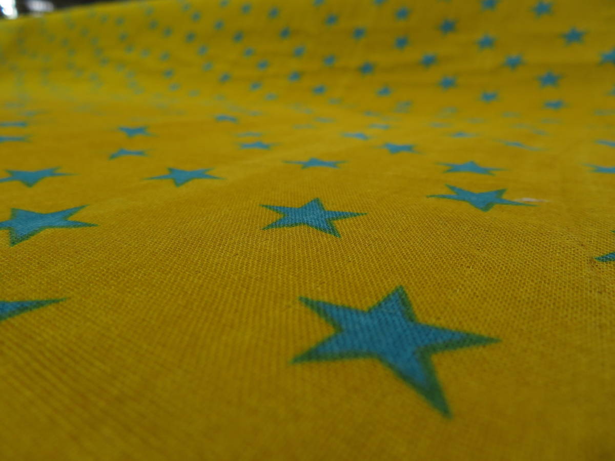  двойной марля *1m единица измерения распродажа * (WG-41) звезда рисунок kalasi земля . зеленый W марля примерно 108. ширина! Star звезда желтый цвет сделано в Японии ткань ткань рисунок есть детский для взрослых 