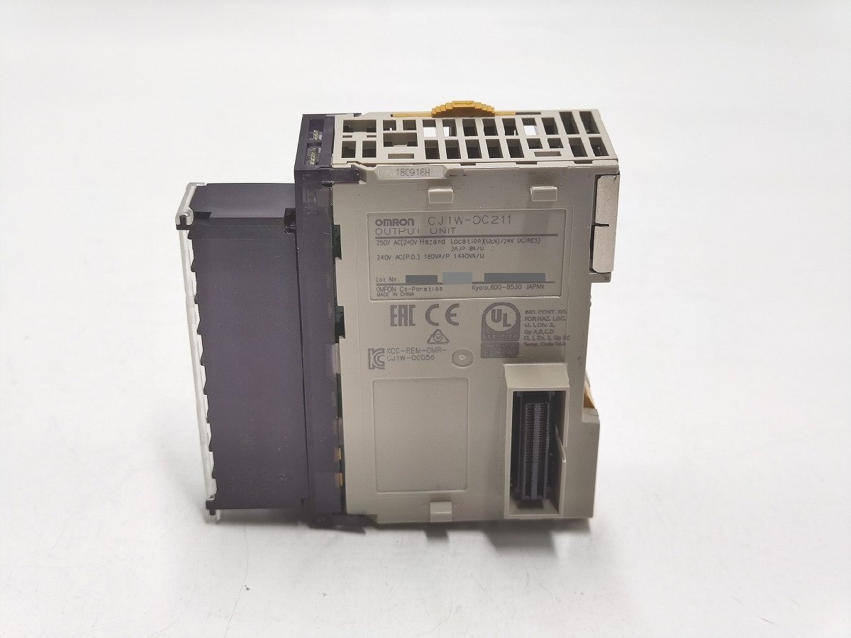 オムロン CJ1W-OC211 OMRON-