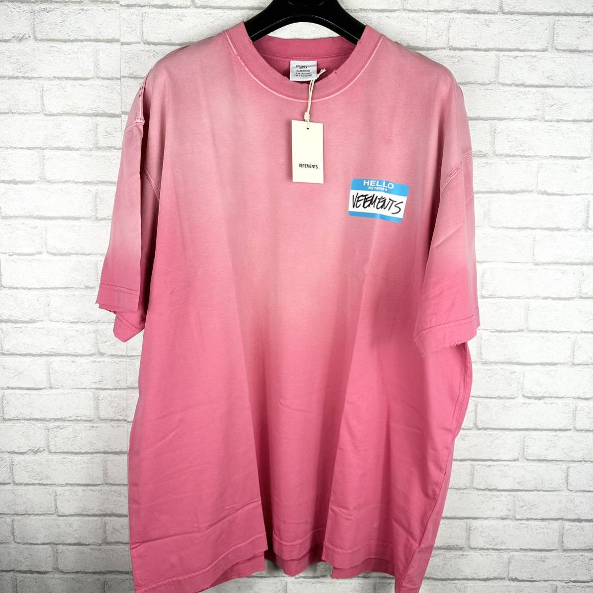 安心の日本製 - 23SS 新品 正規品 VETEMENTS ロゴTシャツ M