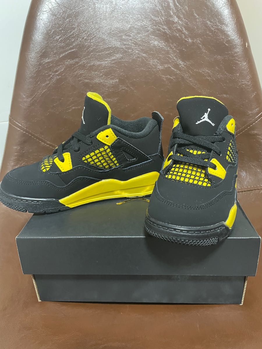 NIKE AIR JORDAN 4 Thunder ナイキ ジョーダン 4 サンダー NIKE AIR JORDAN 4 Thunder ナイキ ジョーダン 4 サンダー