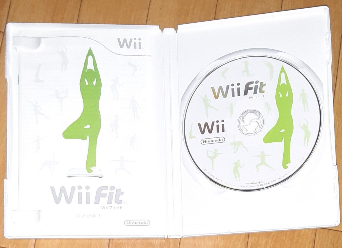 【★☆お買得二個セット販売です★☆】Wii Fit   Wii Fit Plus　　どちらも美品です！