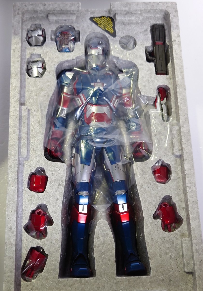 絶妙 【新品未開封】ホットトイズ アイアンマン3 1/6 アイアン