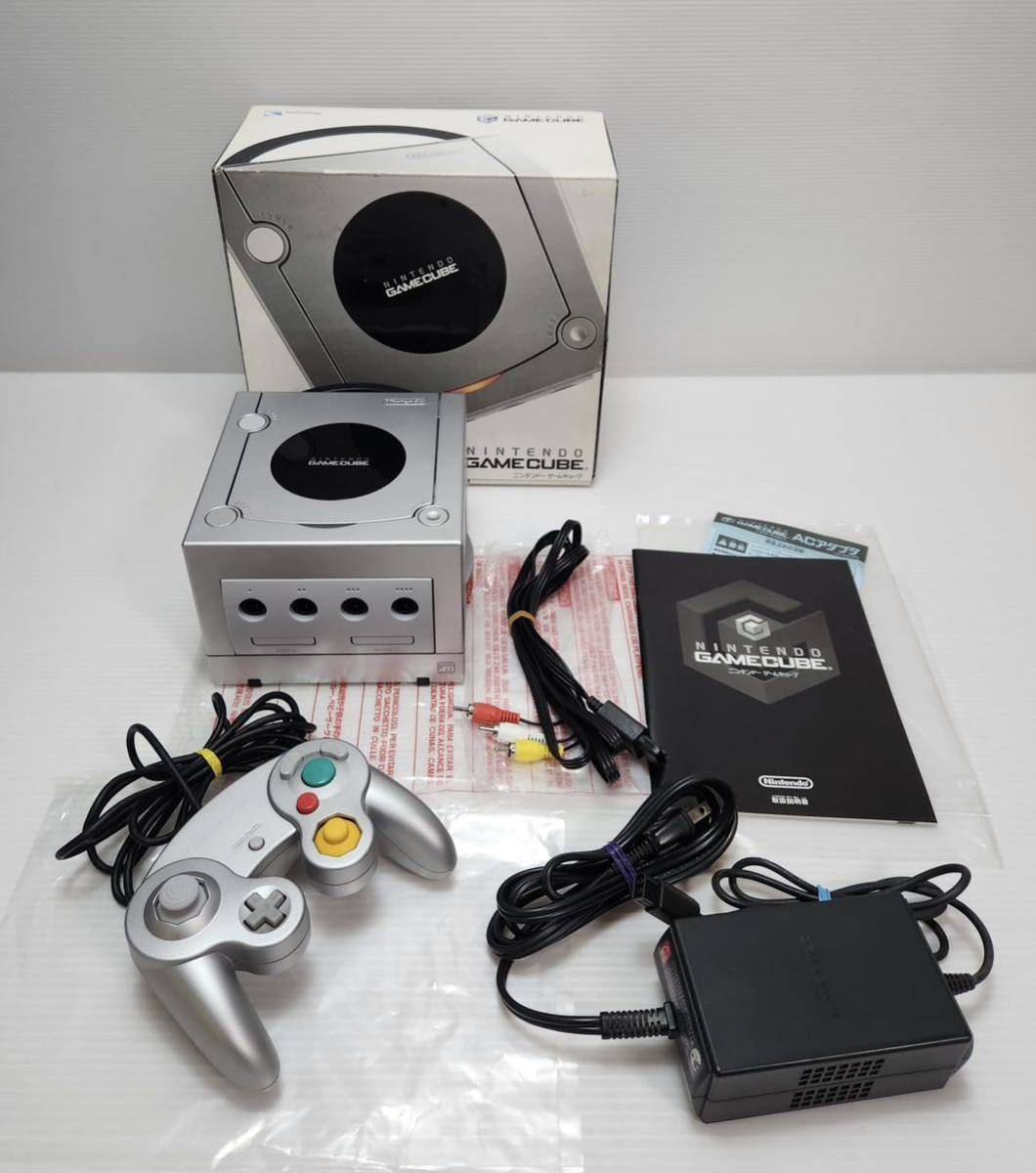 正規販売店】 シルバー DOL-001 GameCube ニンテンドーゲームキューブ