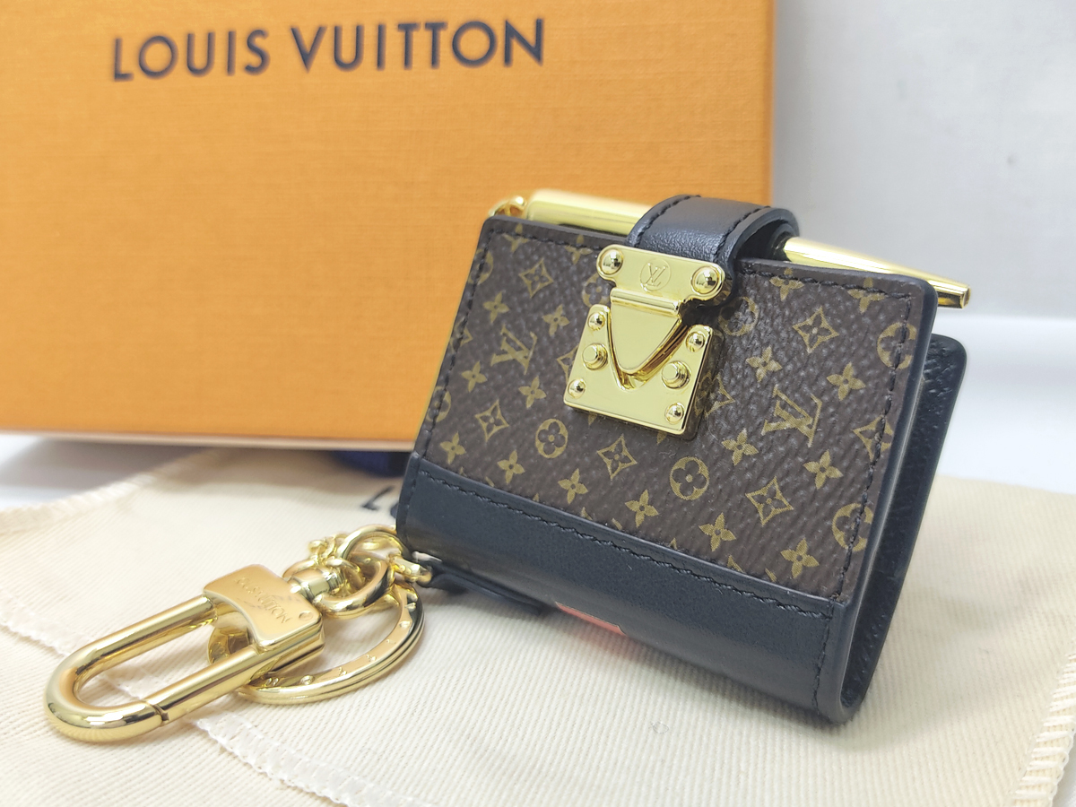 ♪売り切り 大特価 極美品 LOUIS VUITTON ルイヴィトン ビジューサックLVブック M00992 モノグラム ミニノート付きキーホルダー 中古♪_画像1