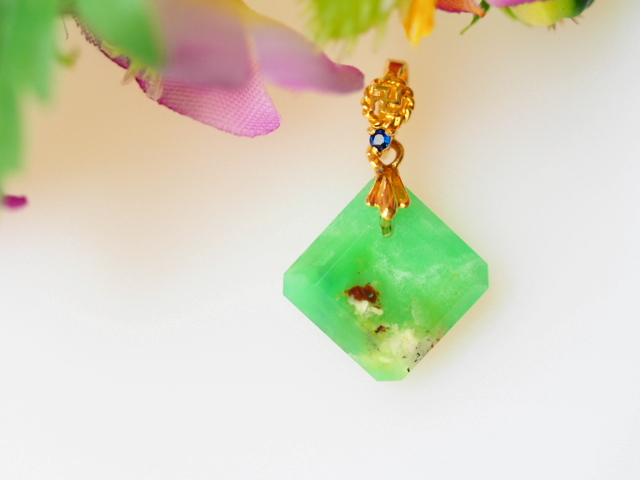  natural kliso Play z( green sphere .) nature color natural sapphire pendant top 