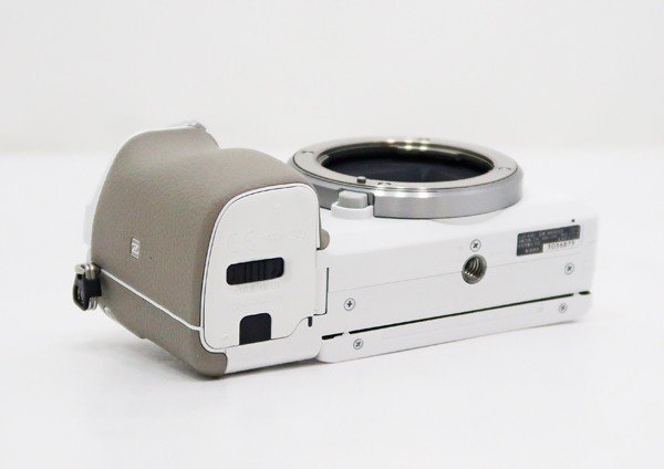 ◇美品【SONY ソニー】α6100 ボディ ILCE-6100 ミラーレス一眼カメラ