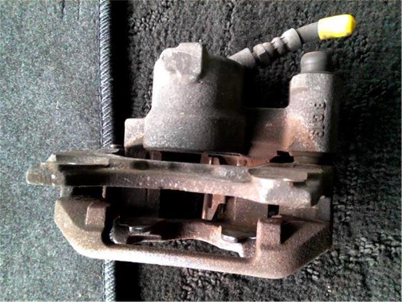  Fiat original other Fiat { 31212 } right front brake calipers P70300-23005796