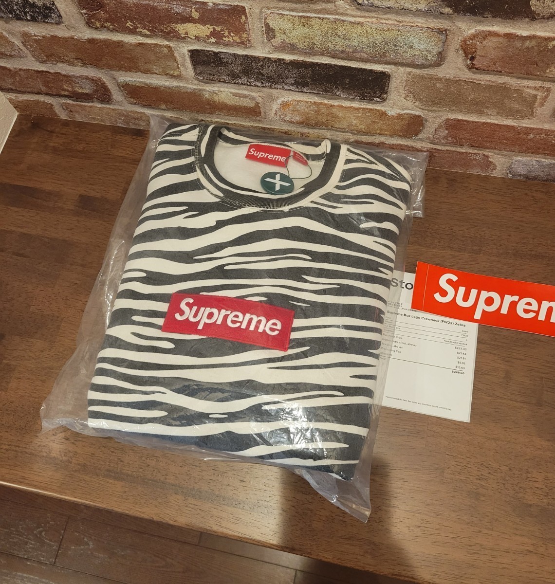 キムタク着 Supreme Box Logo Crewneck Medium Mサイズ Zebra キムタク着 Supreme Box Logo Crewneck Medium Mサイズ Zebra