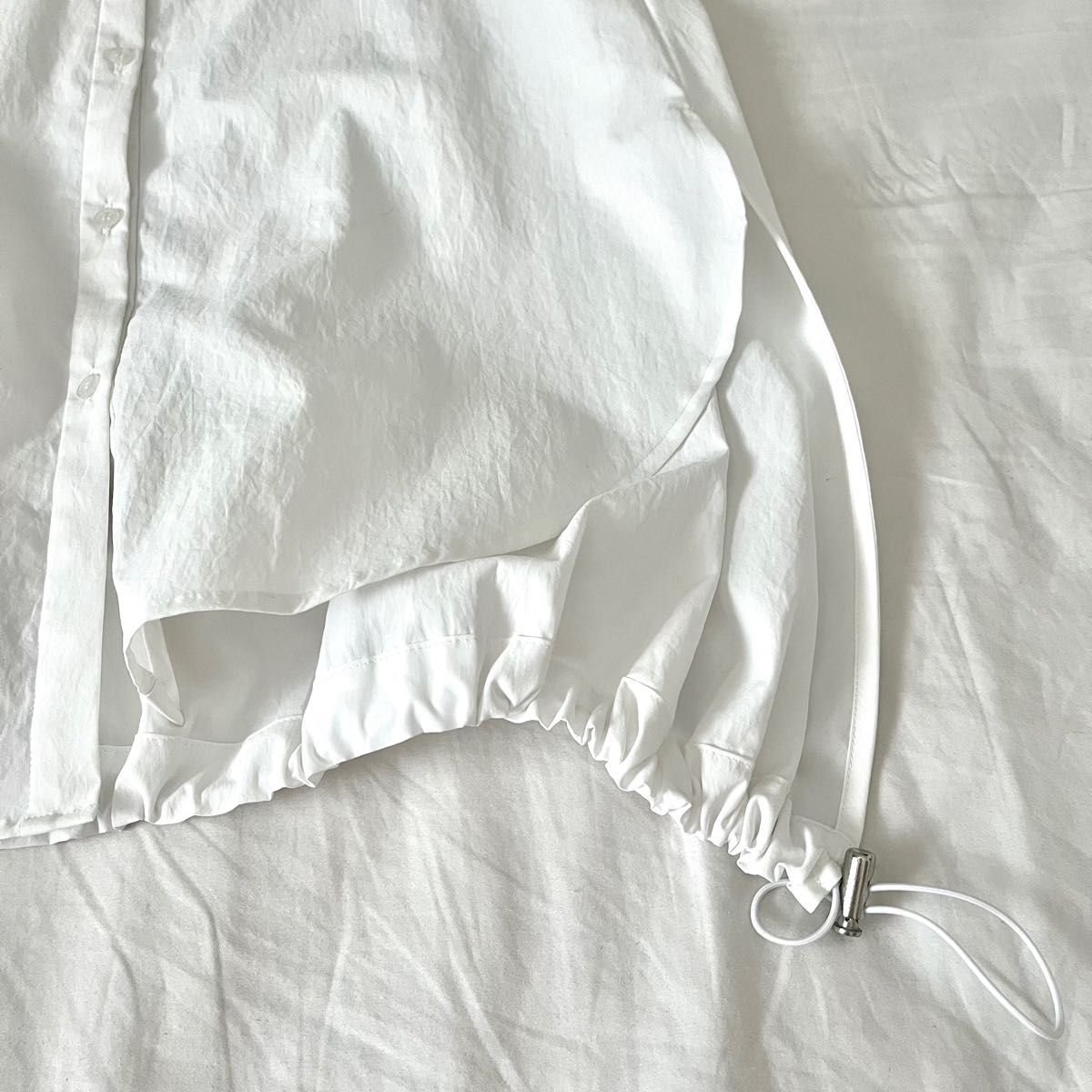 UN3D. レイヤードシャツキャミソール　ホワイト　アンスリード　ドローストリング　白　ノースリーブ